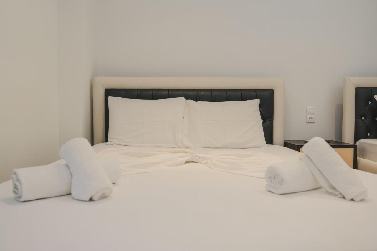 Fori'S Rooms Himare Bagian luar foto