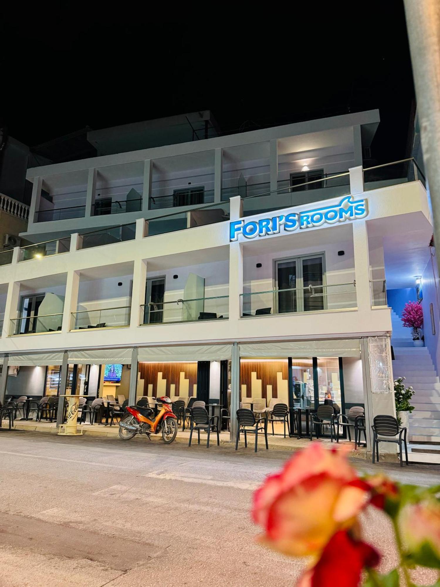 Fori'S Rooms Himare Bagian luar foto