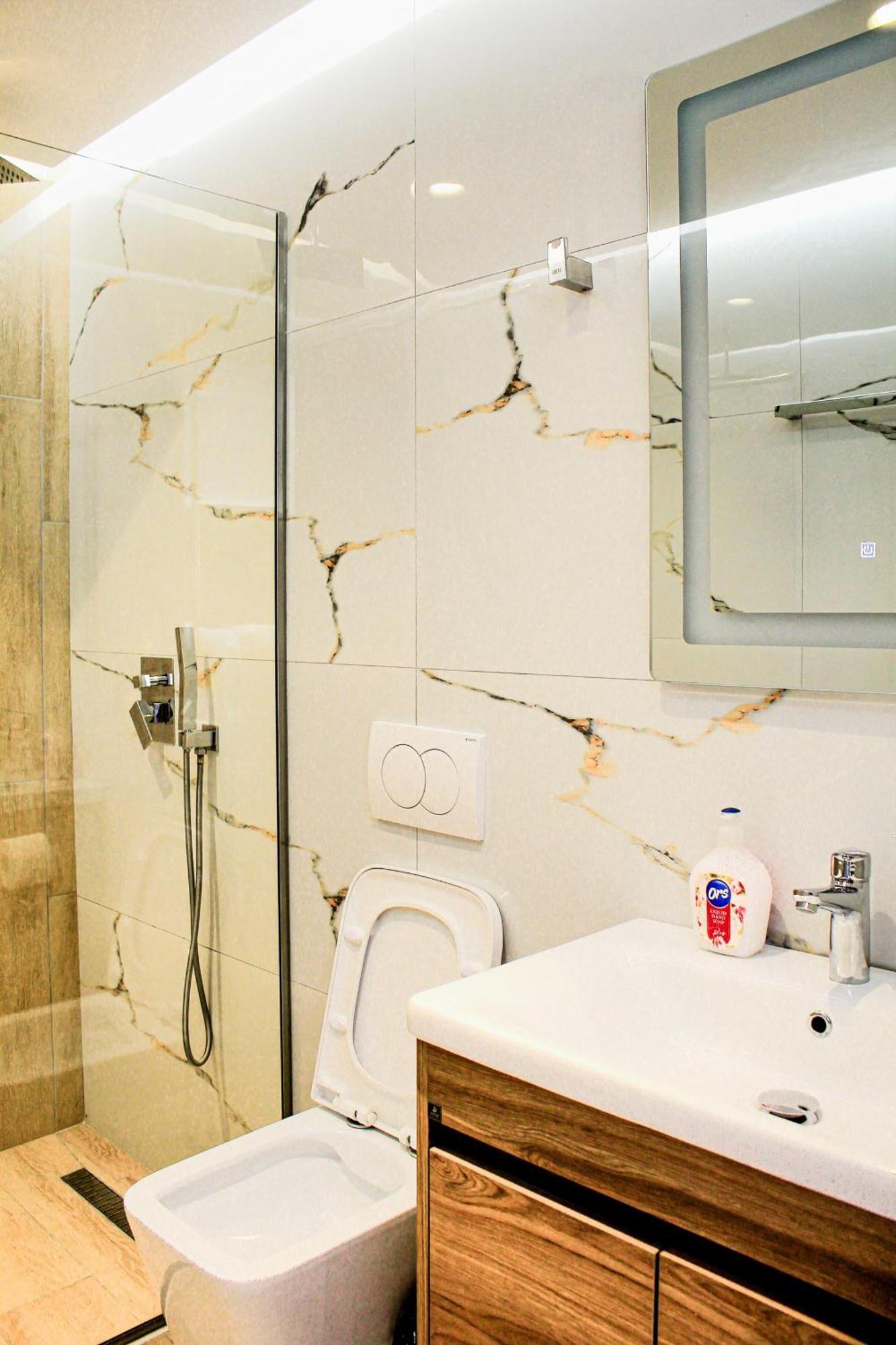 Fori'S Rooms Himare Bagian luar foto