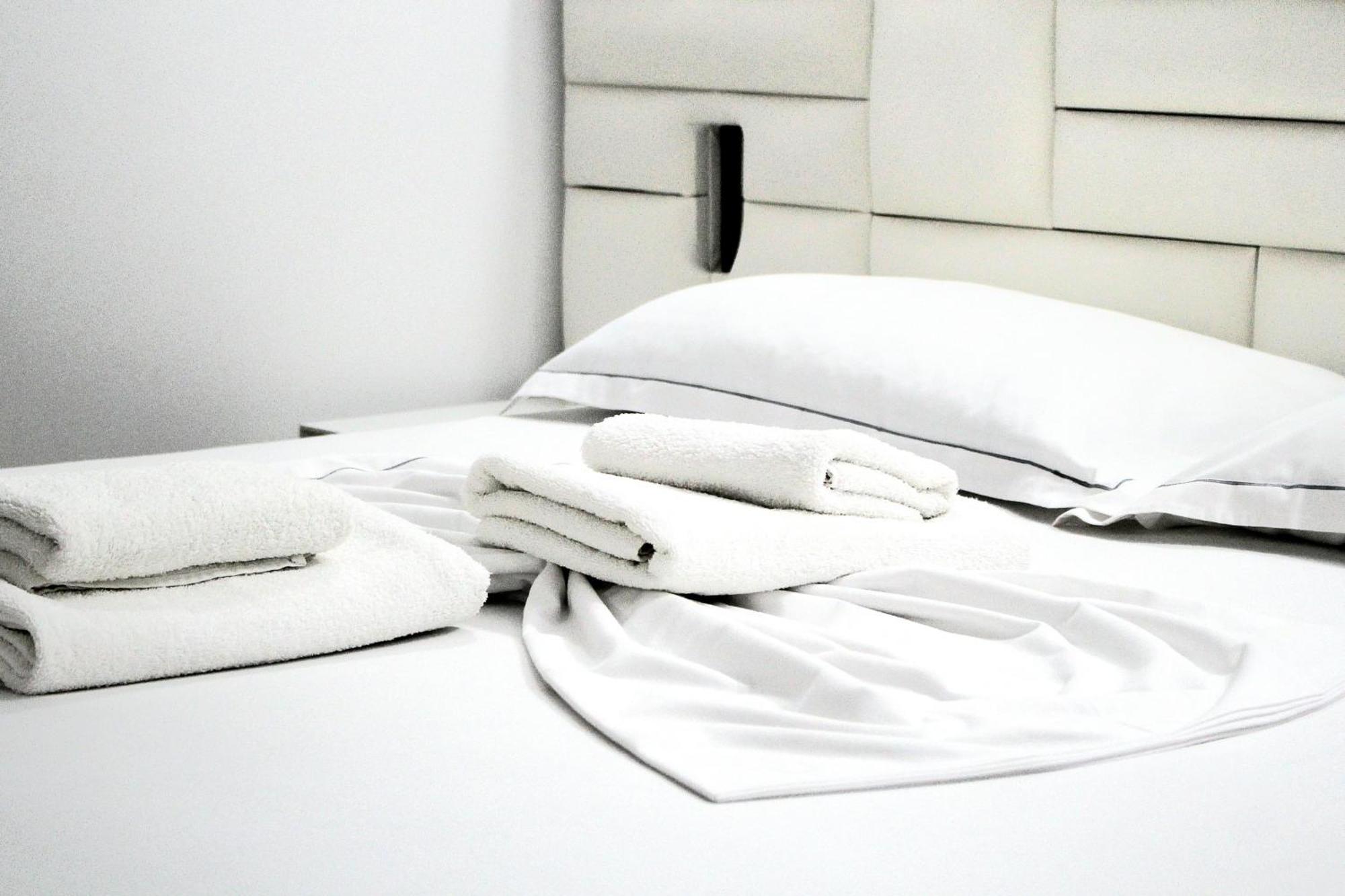 Fori'S Rooms Himare Bagian luar foto